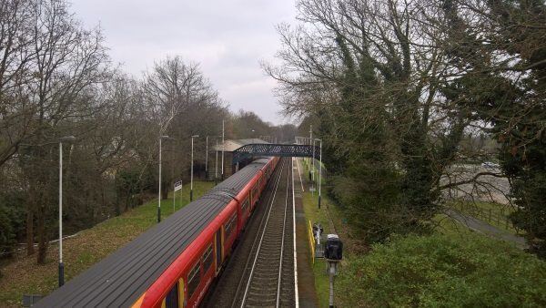 Kempton Park Racecourse station